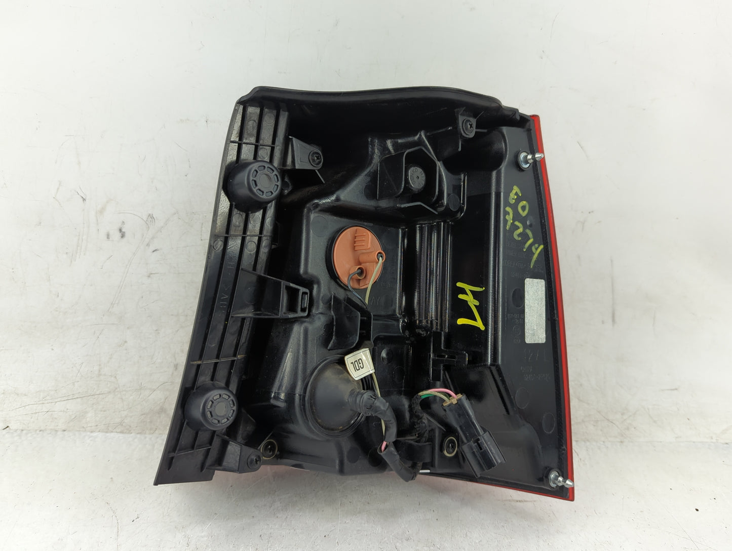 2014-2015 Kia Sorento Tail Light Assembly Driver Left OEM P/N:92401-2P620 Fits Fits 2014 2015 OEM Used Auto Parts - Oemuseda