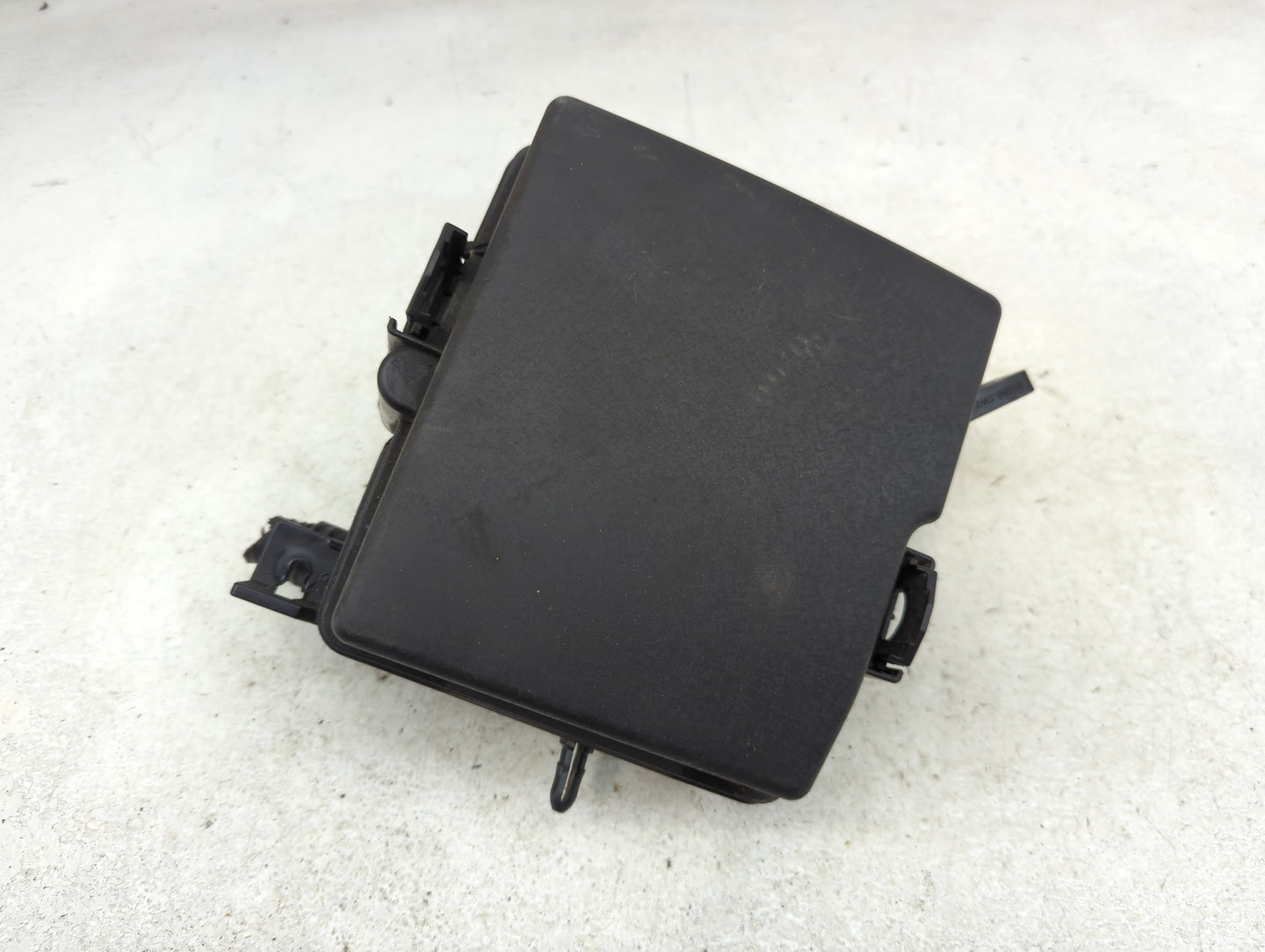 2014-2015 Kia Sorento Fusebox Fuse Box Panel Relay Module P/N:91951-3X100 Fits Fits 2014 2015 OEM Used Auto Parts - Oemuseda