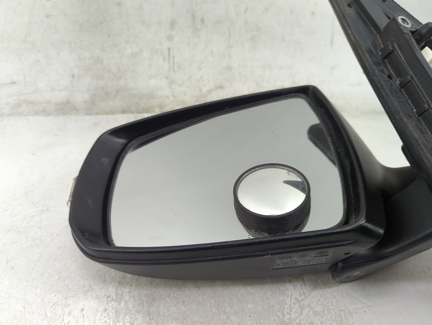 2011-2015 Kia Sorento Driver Side View Mirror - Left Door Mirror OEM Used - Oemusedautoparts1.com