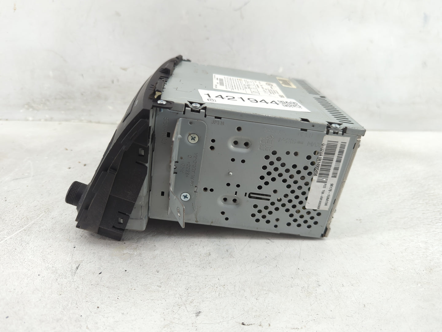2015 Kia Sorento Radio AM FM Cd Player Receiver Replacement P/N:96170-1UAA1VA AM1A0IXAN VA, 961701UAA1VA Fits OEM Used Auto 
