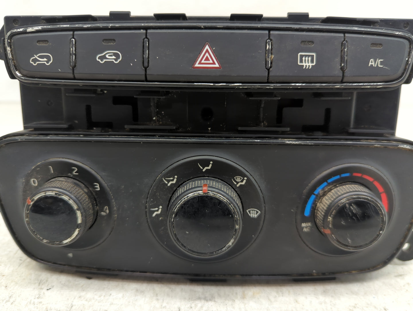 2014-2015 Kia Sorento Climate Control Module Temperature AC/Heater Replacement P/N:97250-1U255 Fits Fits 2014 2015 OEM Used 