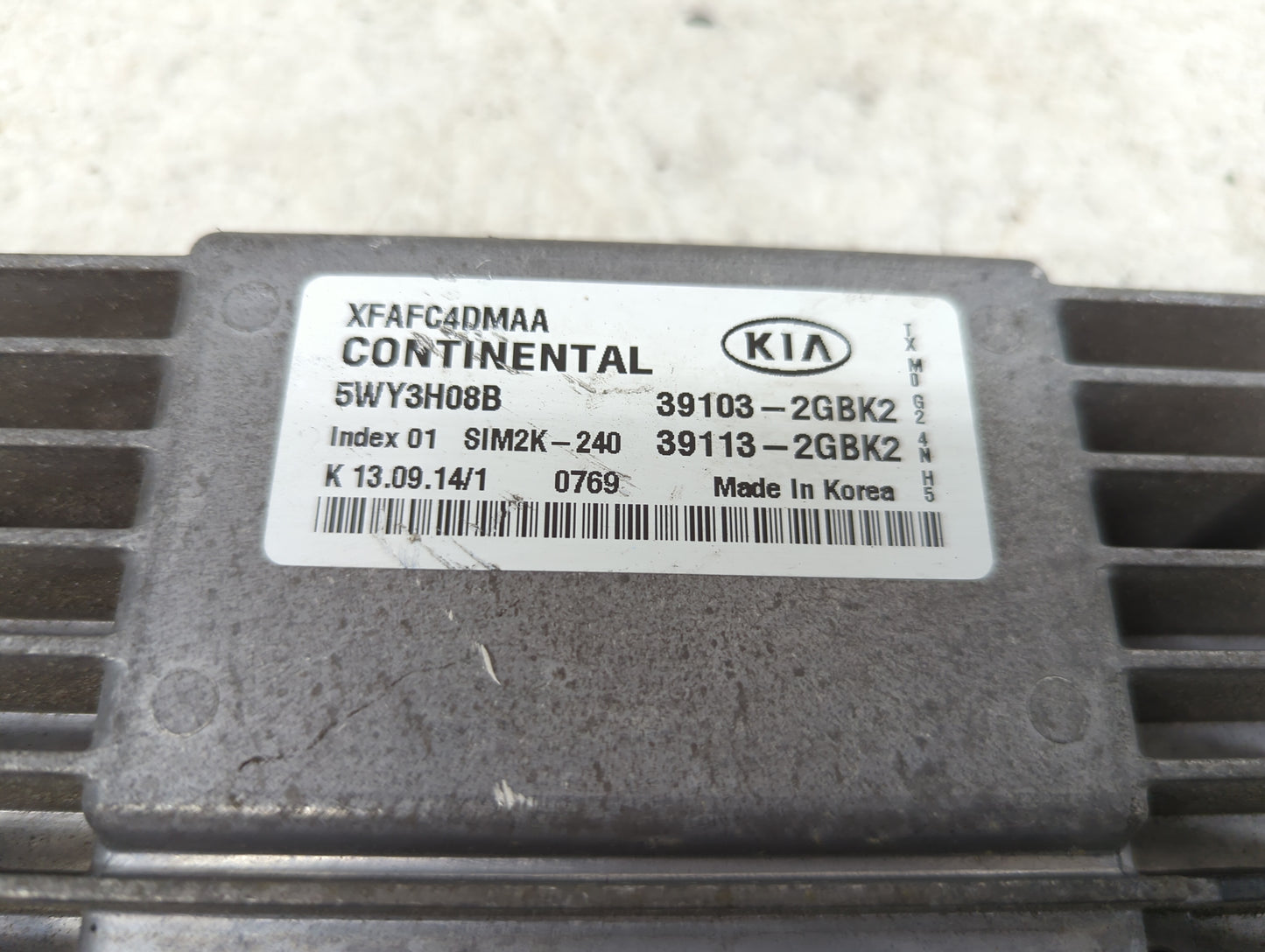 2014-2015 Kia Sorento PCM Engine Control Computer ECU ECM PCU OEM P/N:39113-2GBK2 39103-2GBK2 Fits Fits 2014 2015 OEM Used A