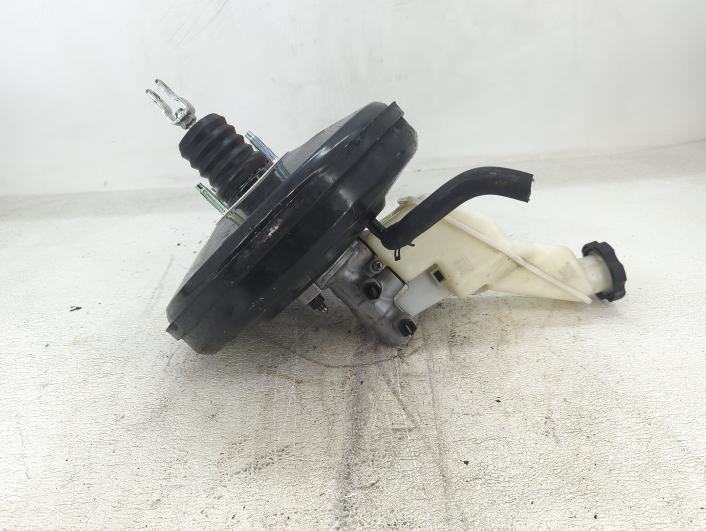 2014-2015 Kia Sorento Power Brake Booster Oem 1422934 - Oemusedautoparts1.com