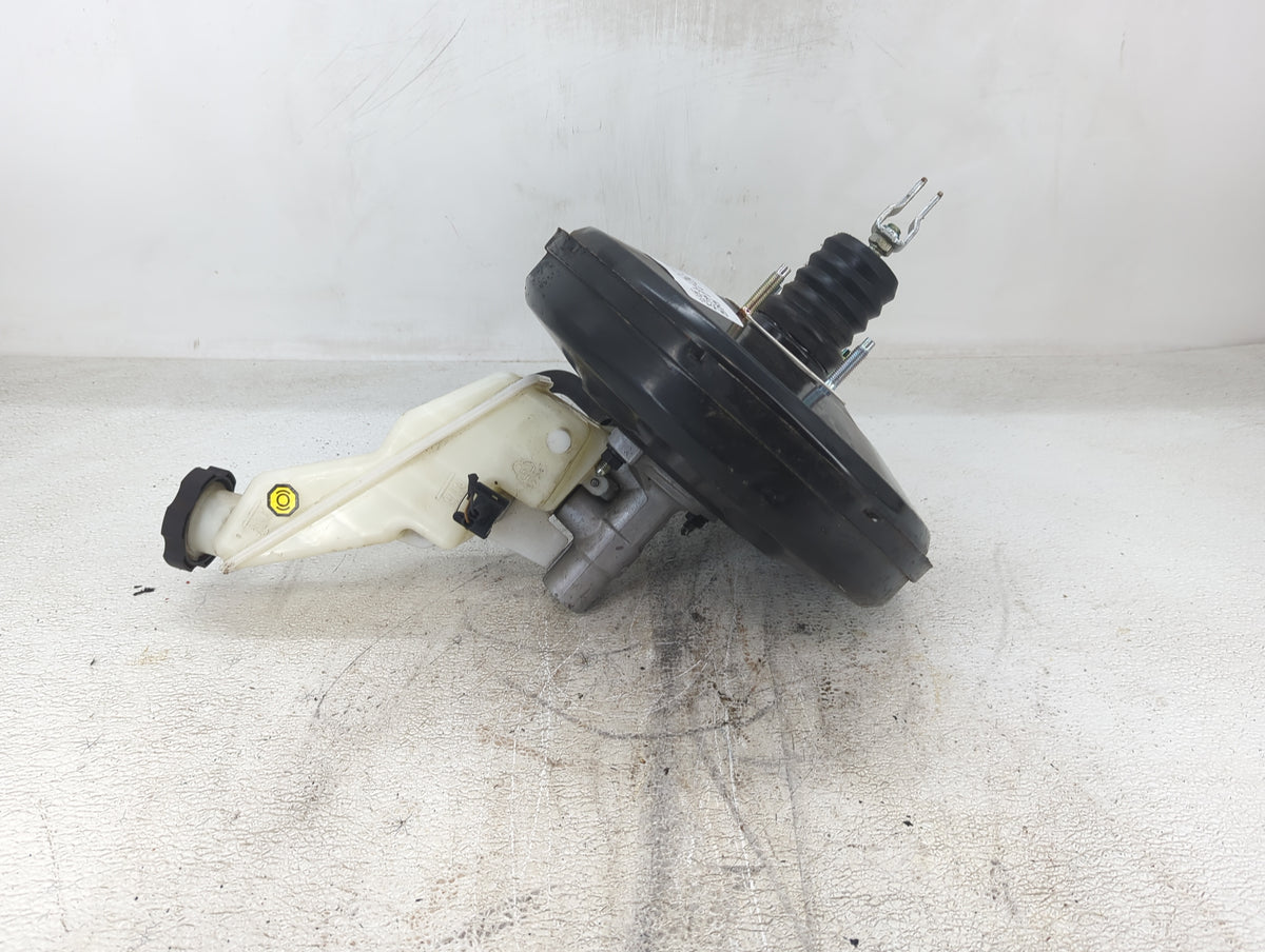 2014-2015 Kia Sorento Power Brake Booster Oem 1422934 - Oemusedautoparts1.com
