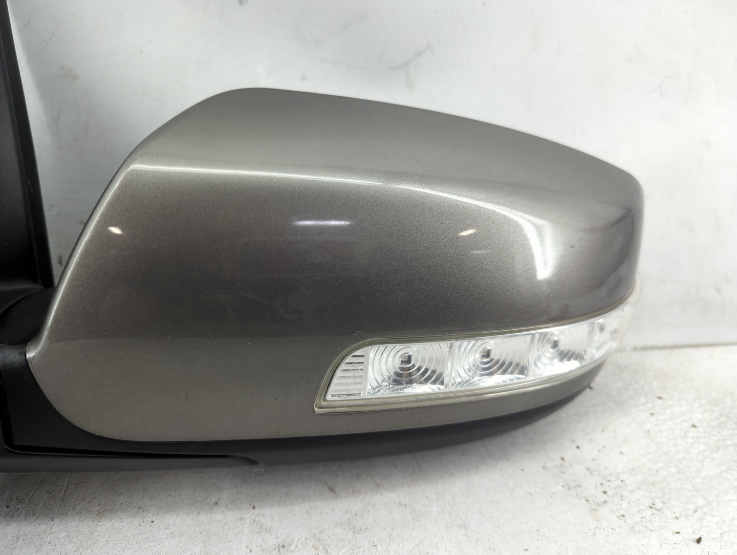 2011-2015 Kia Sorento Driver Side View Mirror - Left Door Mirror OEM Used - Oemusedautoparts1.com