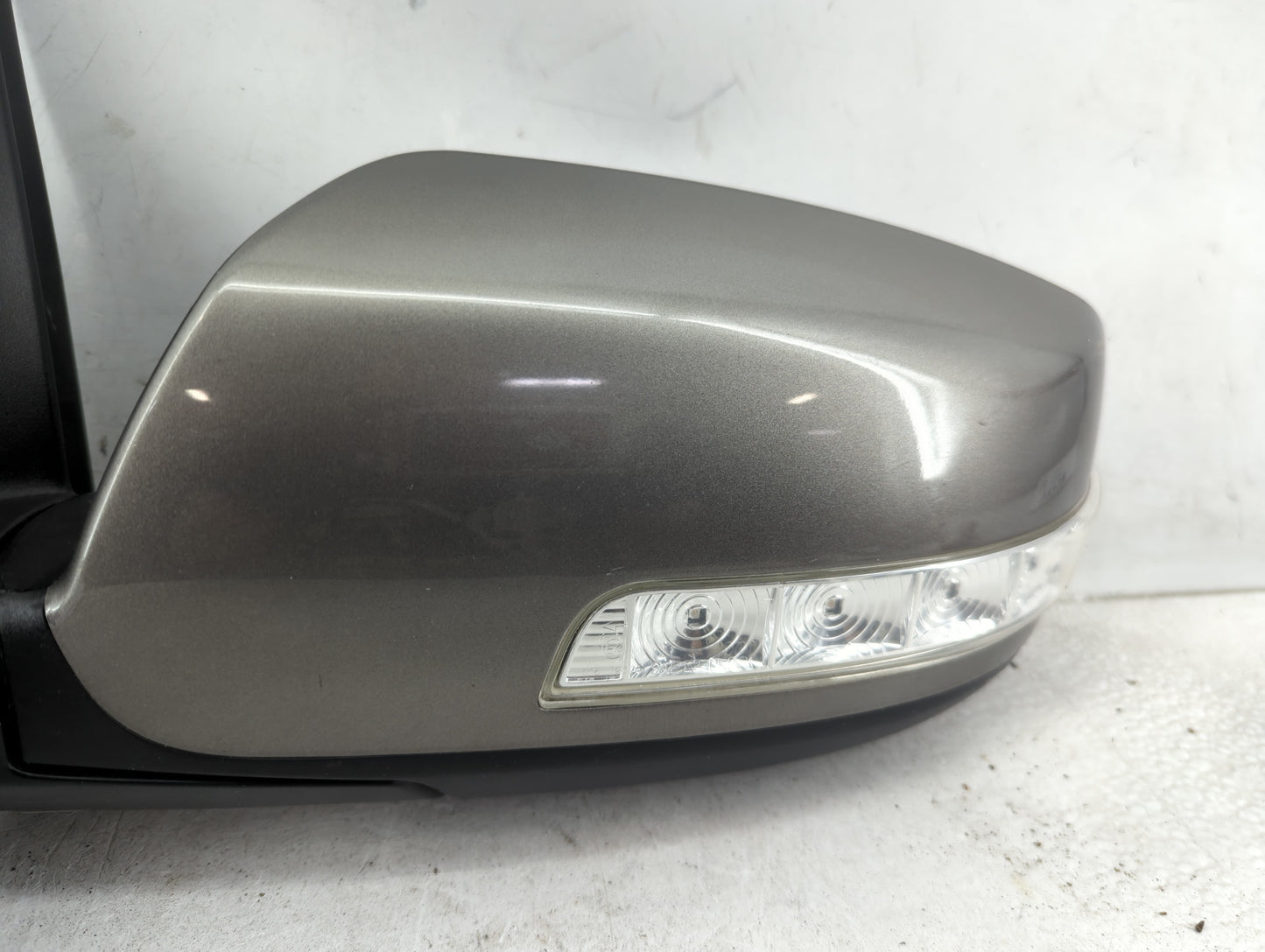 2011-2015 Kia Sorento Driver Side View Mirror - Left Door Mirror OEM Used - Oemusedautoparts1.com