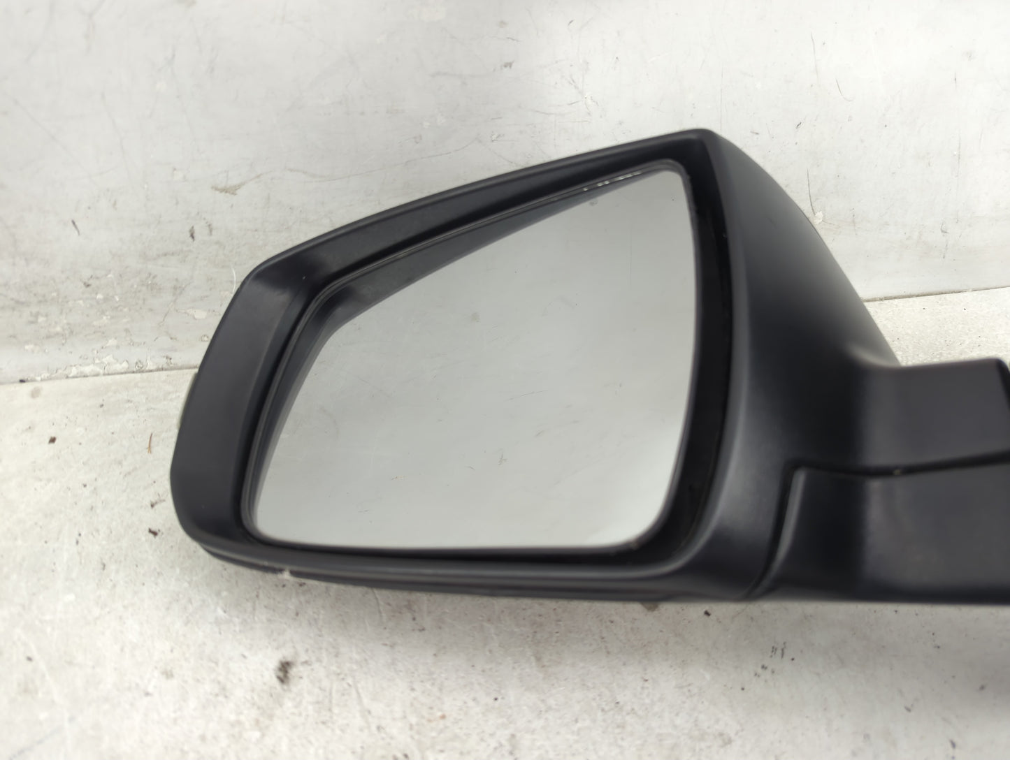 2011-2015 Kia Sorento Driver Side View Mirror - Left Door Mirror OEM Used - Oemusedautoparts1.com