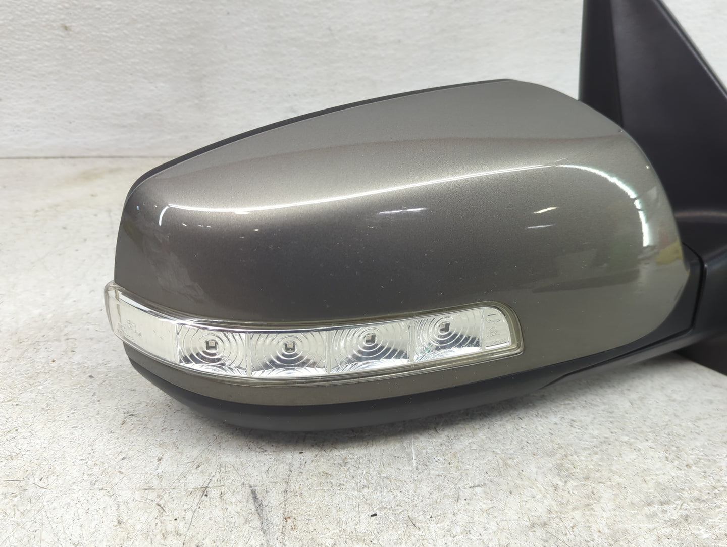 2011-2015 Kia Sorento Driver Side View Mirror - Left Door Mirror OEM Used - Oemusedautoparts1.com