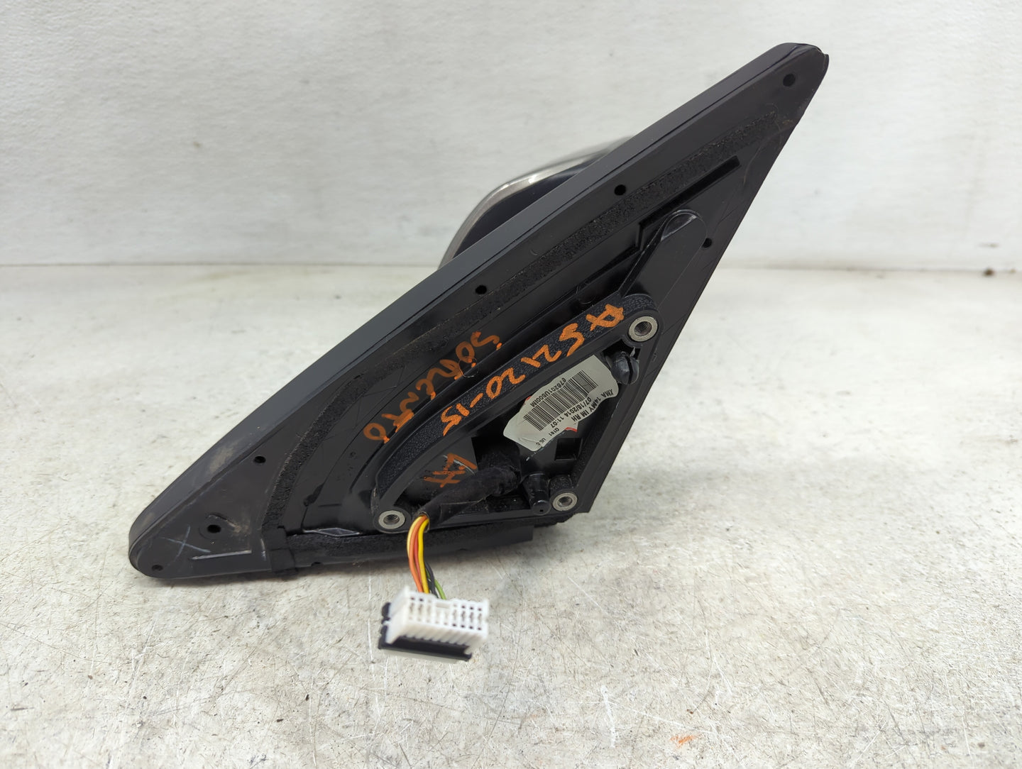 2011-2015 Kia Sorento Driver Side View Mirror - Left Door Mirror OEM Used - Oemusedautoparts1.com