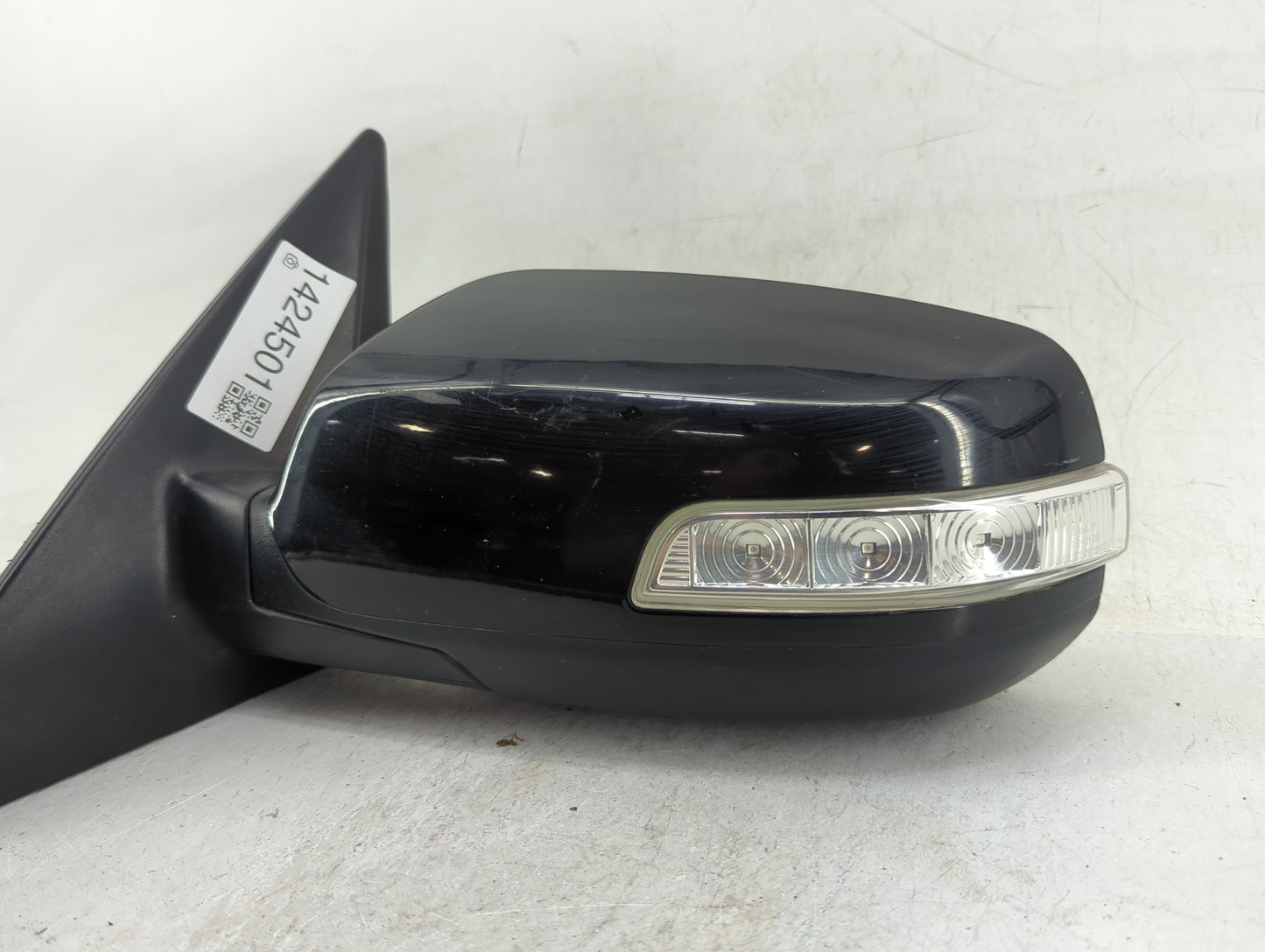 2011-2015 Kia Sorento Driver Side View Mirror - Left Door Mirror OEM Used - Oemusedautoparts1.com