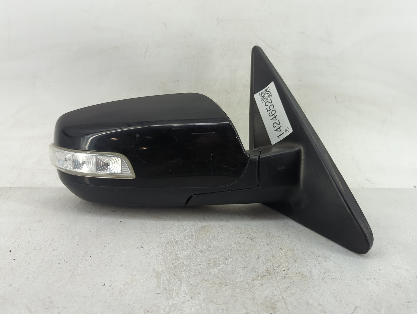 2011-2015 Kia Sorento Passenger Side View Mirror - Right Door Mirror OEM Used - Oemusedautoparts1.com