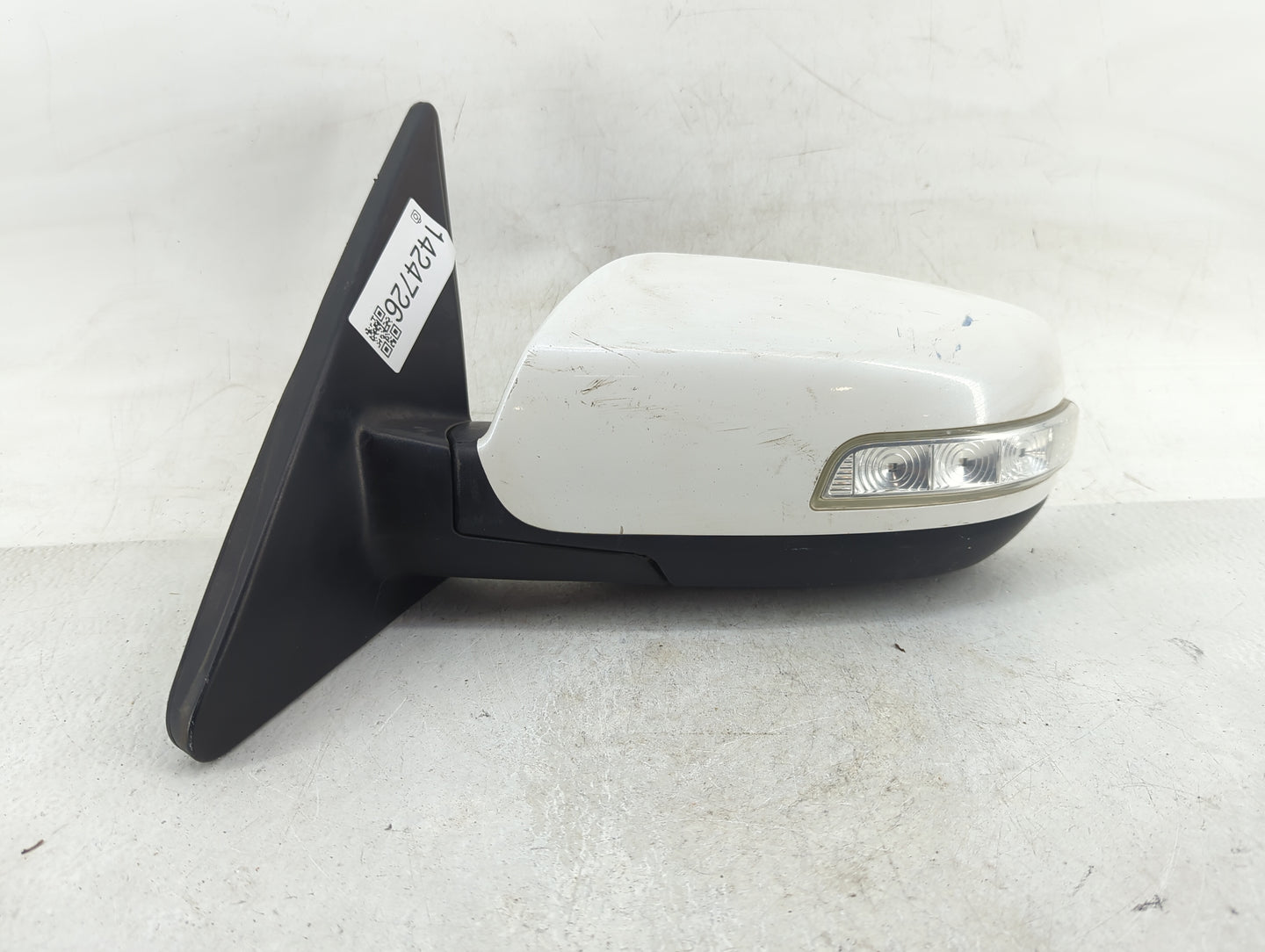 2011-2015 Kia Sorento Driver Side View Mirror - Left Door Mirror OEM Used - Oemusedautoparts1.com