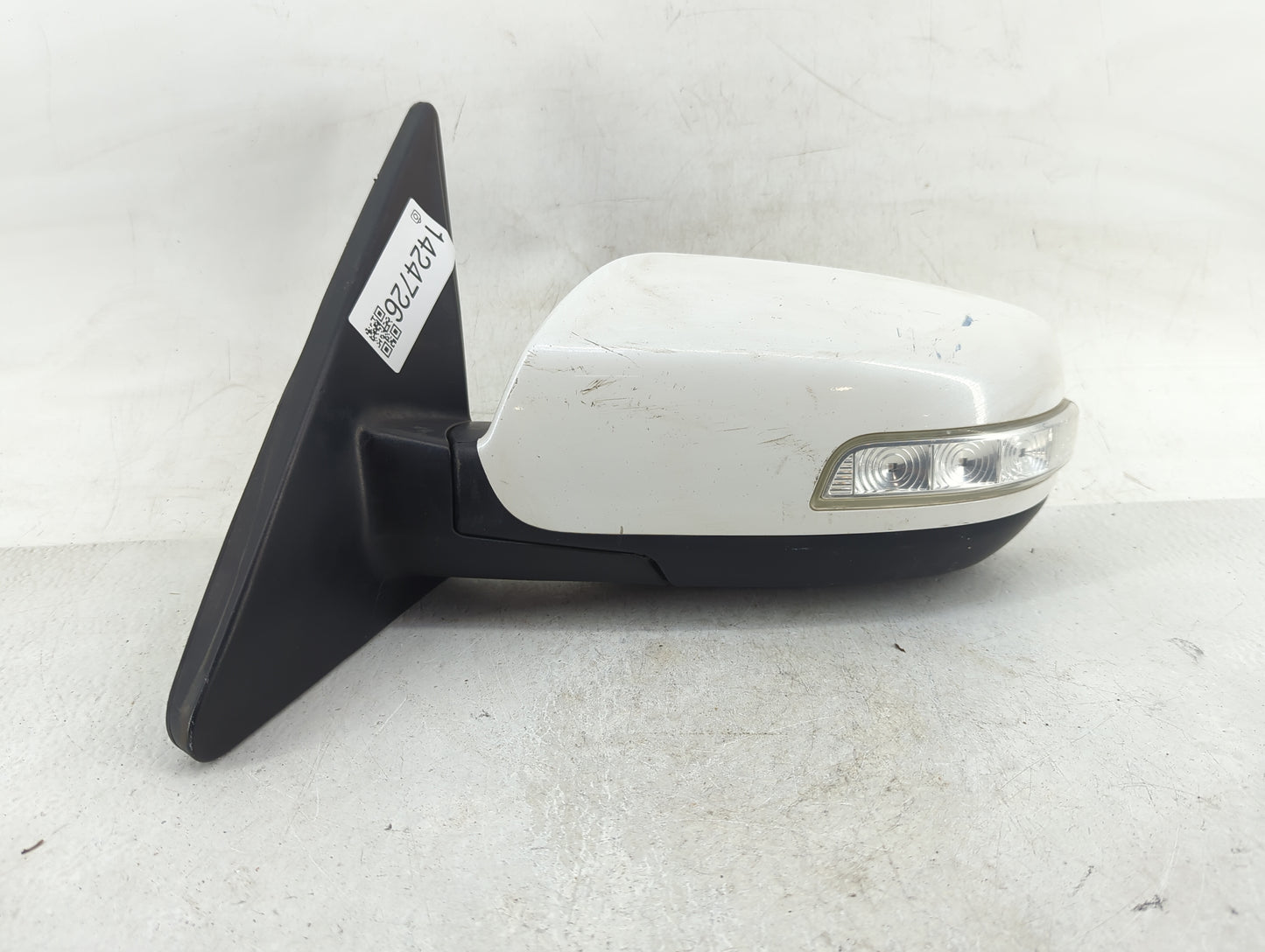 2011-2015 Kia Sorento Driver Side View Mirror - Left Door Mirror OEM Used - Oemusedautoparts1.com