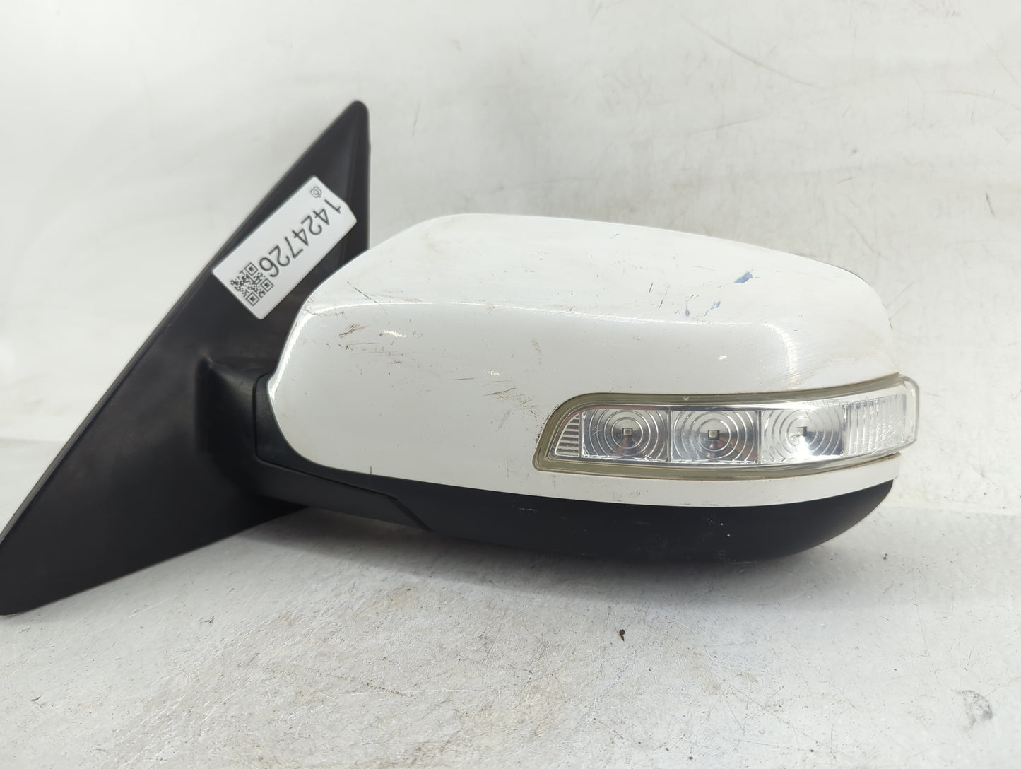 2011-2015 Kia Sorento Driver Side View Mirror - Left Door Mirror OEM Used - Oemusedautoparts1.com