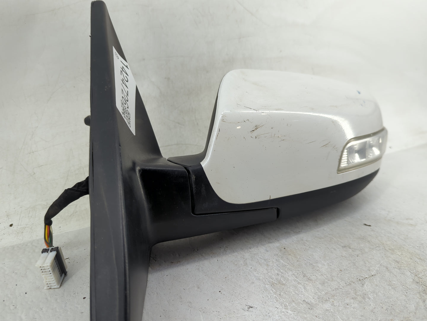 2011-2015 Kia Sorento Driver Side View Mirror - Left Door Mirror OEM Used - Oemusedautoparts1.com