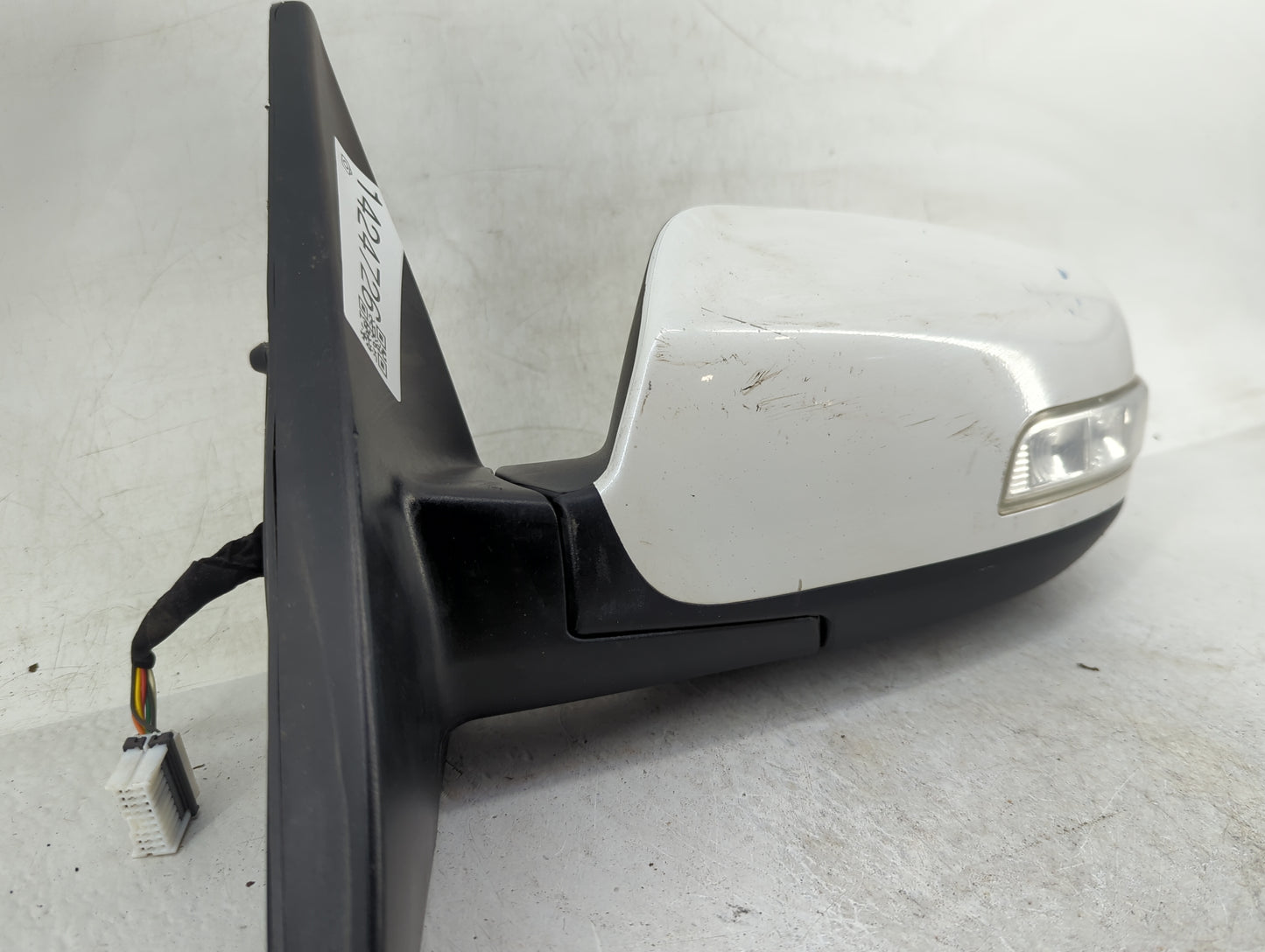 2011-2015 Kia Sorento Driver Side View Mirror - Left Door Mirror OEM Used - Oemusedautoparts1.com
