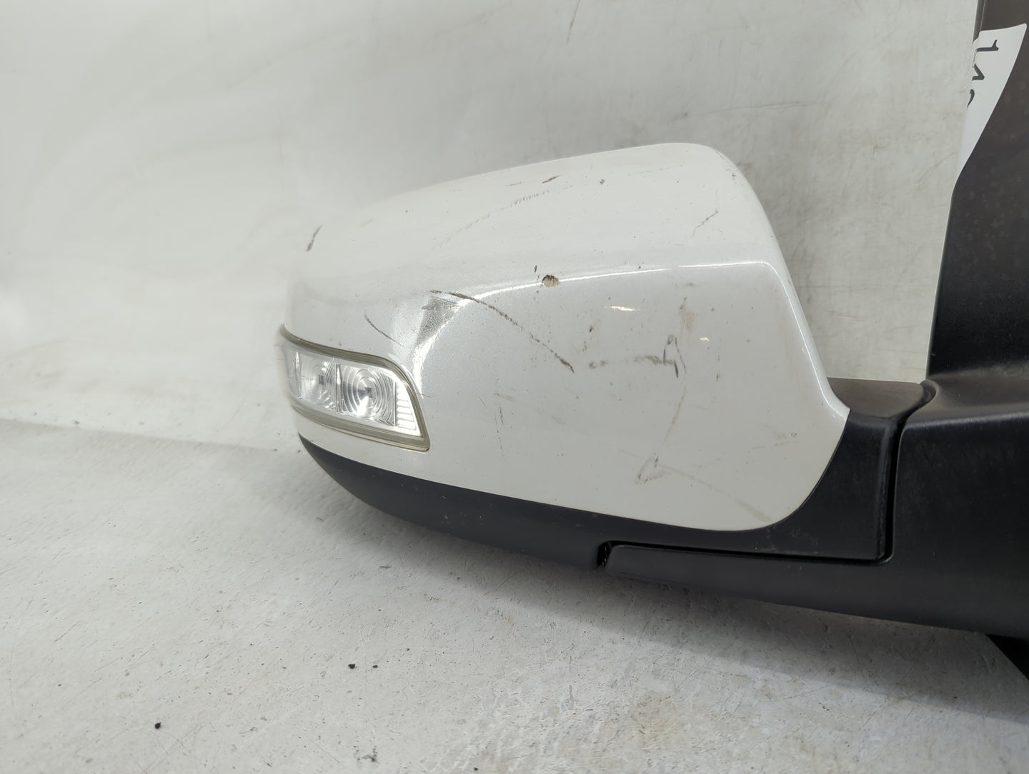 2011-2015 Kia Sorento Passenger Side View Mirror - Right Door Mirror OEM Used - Oemusedautoparts1.com