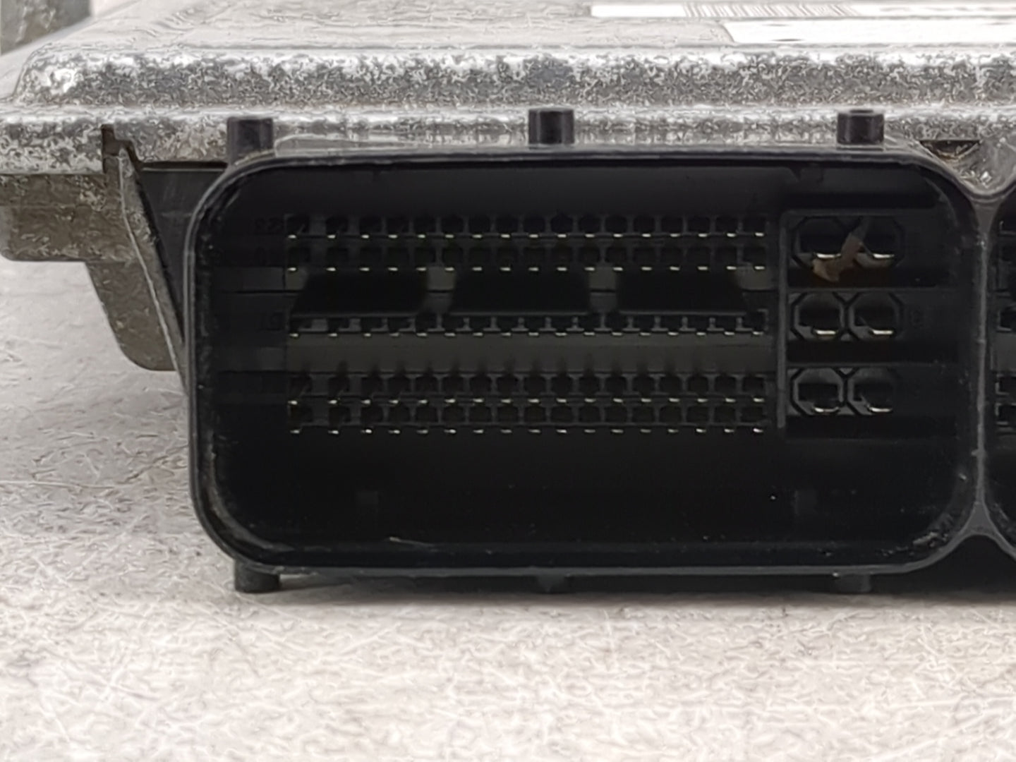 2014-2015 Kia Sorento PCM Engine Control Computer ECU ECM PCU OEM P/N:39113-2GBK2 39103-2GBK2 Fits Fits 2014 2015 OEM Used A