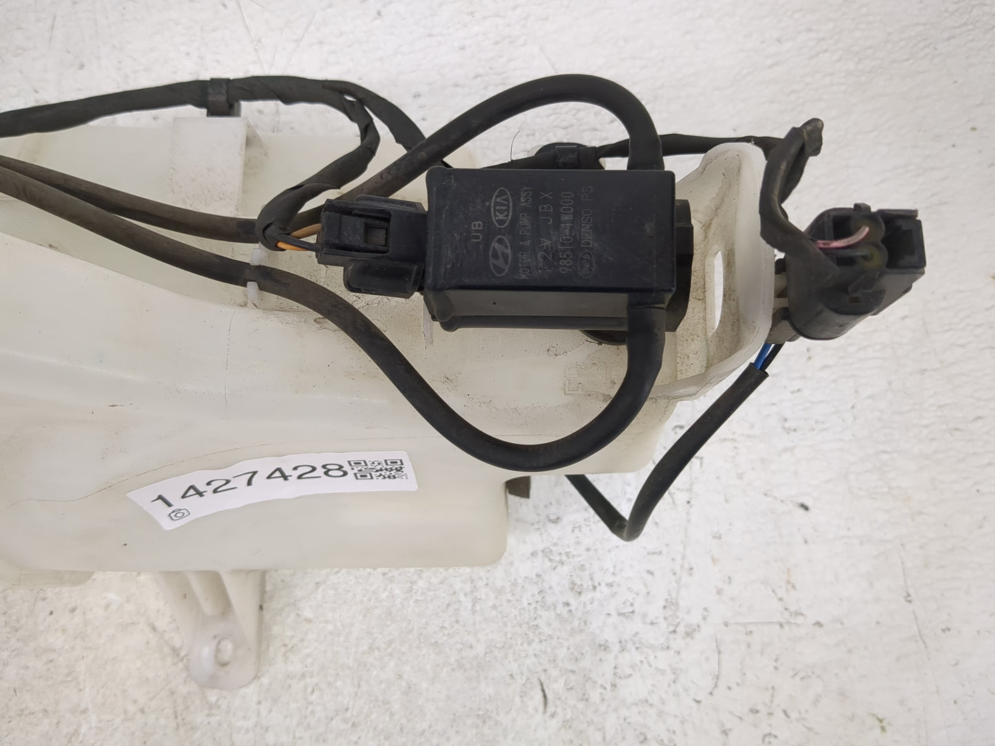 2014-2015 Kia Sorento Windshield Washer Fluid Reservoir Bottle Oem - Oemusedautoparts1.com