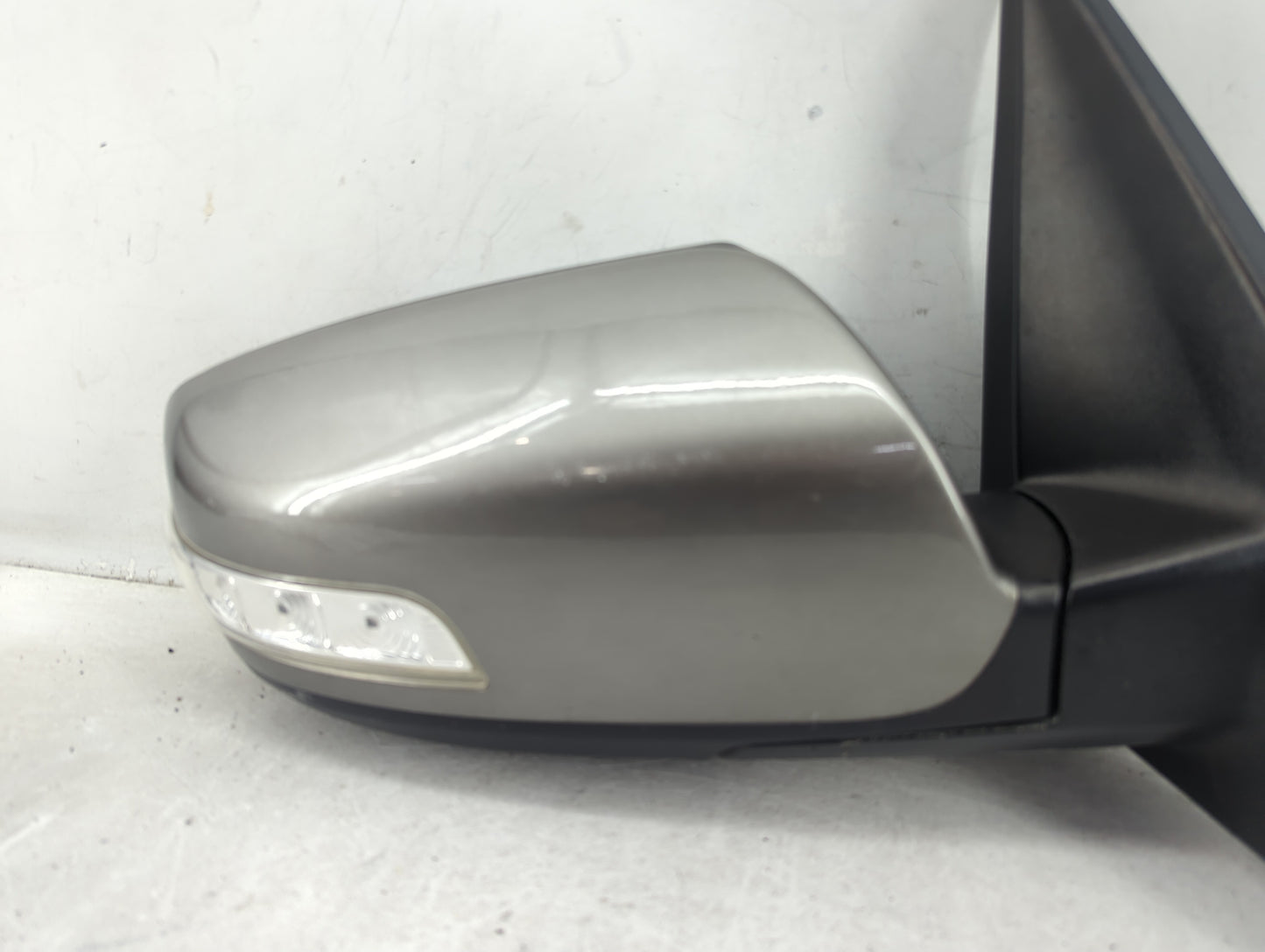 2015 Kia Sorento Passenger Right Side View Power Door Mirror Titanium - Oemusedautoparts1.com