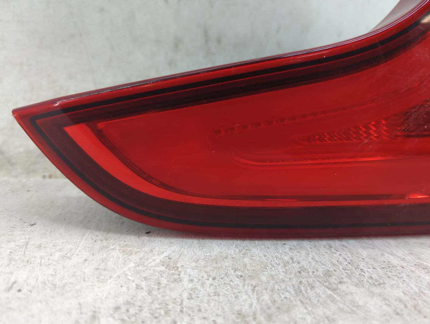 2014-2015 Kia Sorento Tail Light Assembly Driver Left OEM P/N:92405 1U500 Fits Fits 2014 2015 OEM Used Auto Parts - Oemuseda