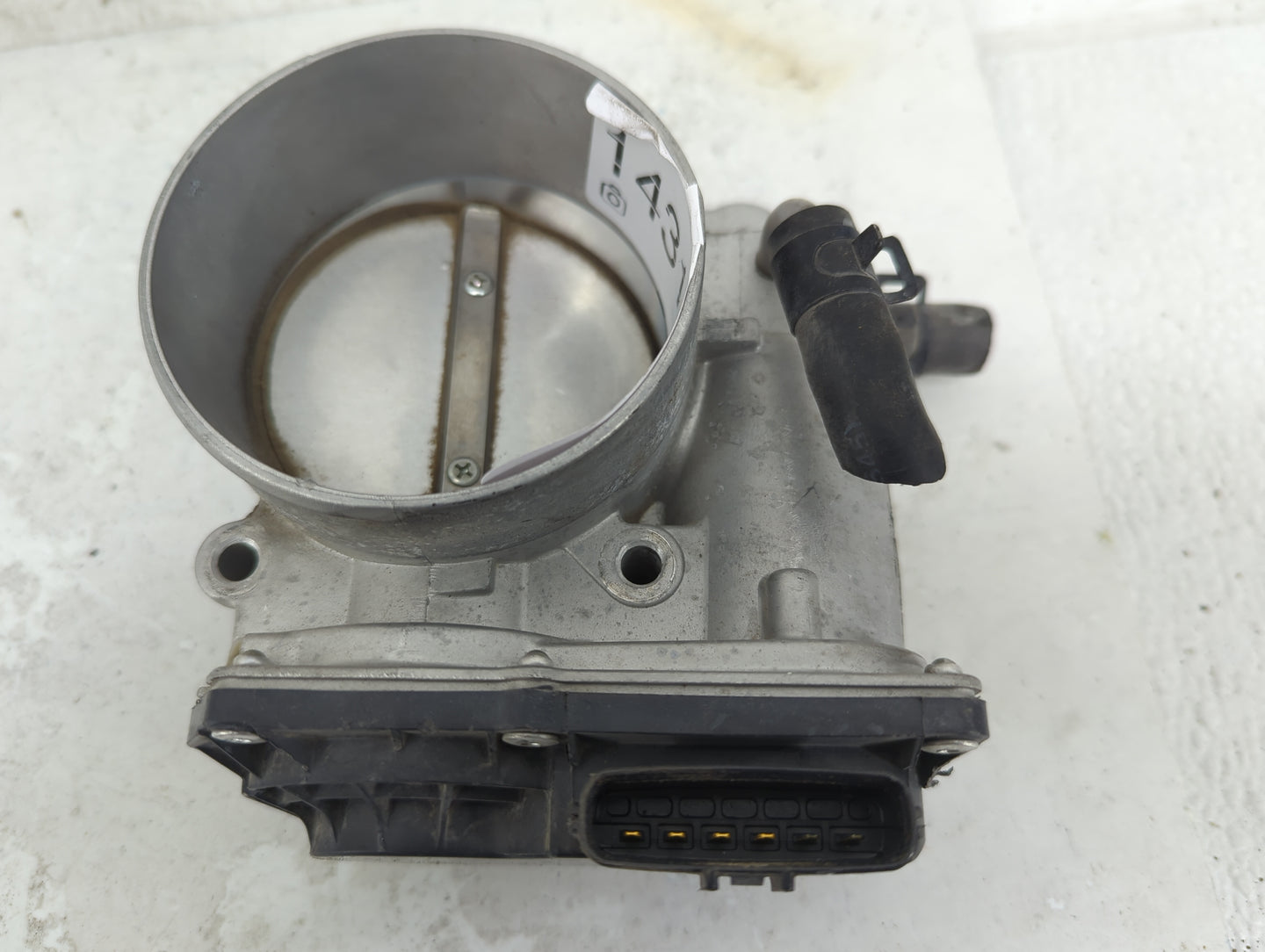 2014-2018 Kia Sorento Throttle Body Fits Fits 2012 2013 2014 2015 2016 2017 2018 OEM Used Auto Parts - Oemusedautoparts1.com