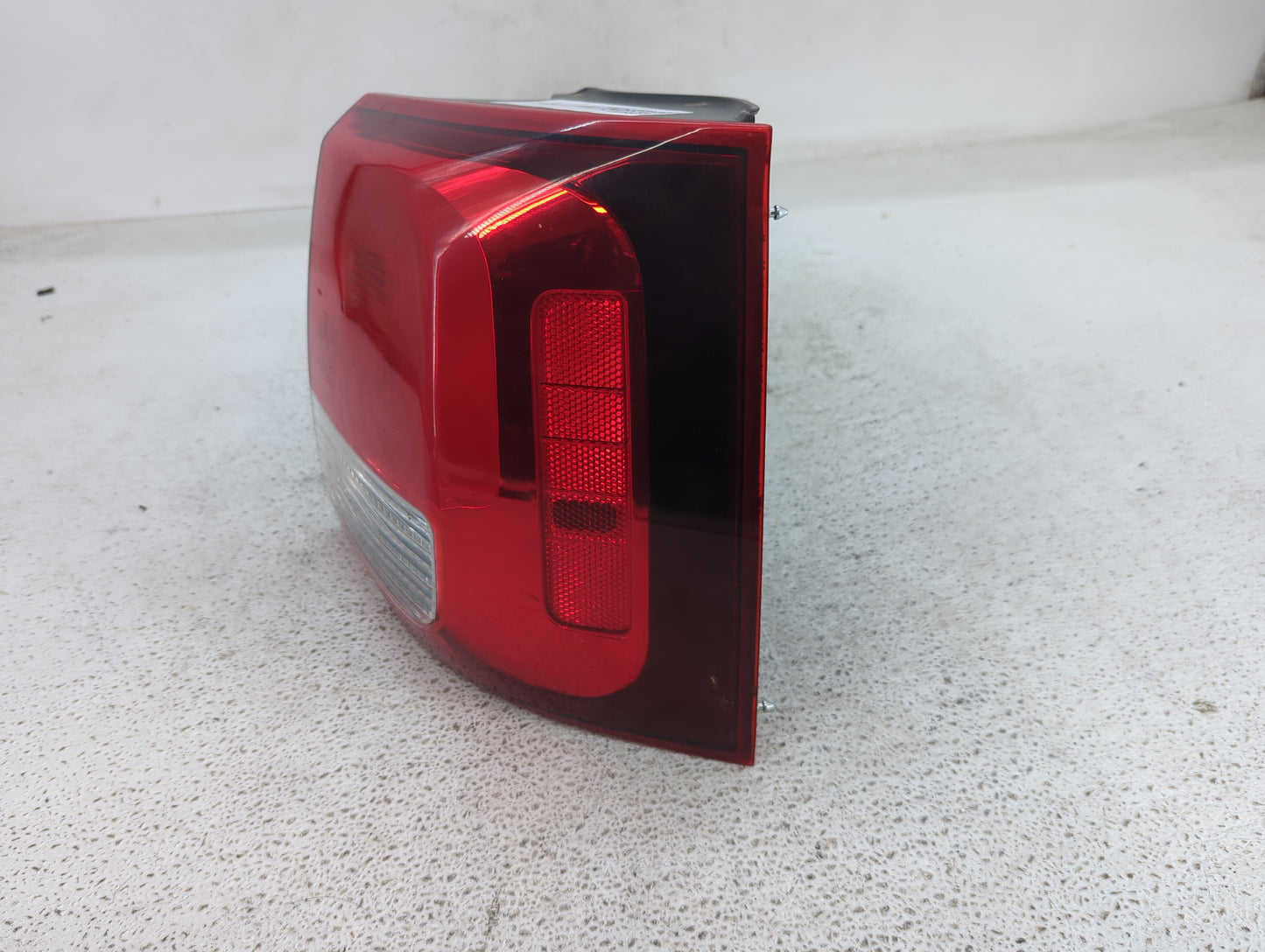 2014-2015 Kia Sorento Tail Light Assembly Passenger Right OEM Fits Fits 2014 2015 OEM Used Auto Parts - Oemusedautoparts1.co