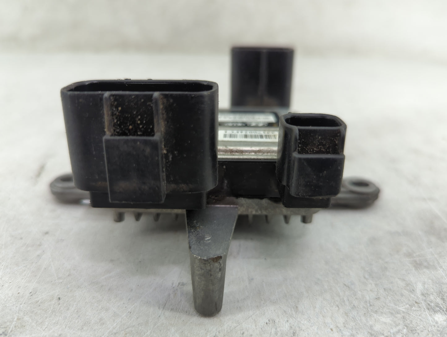 2013-2015 Kia Sorento Cooling Fan Control Module - Oemusedautoparts1.com