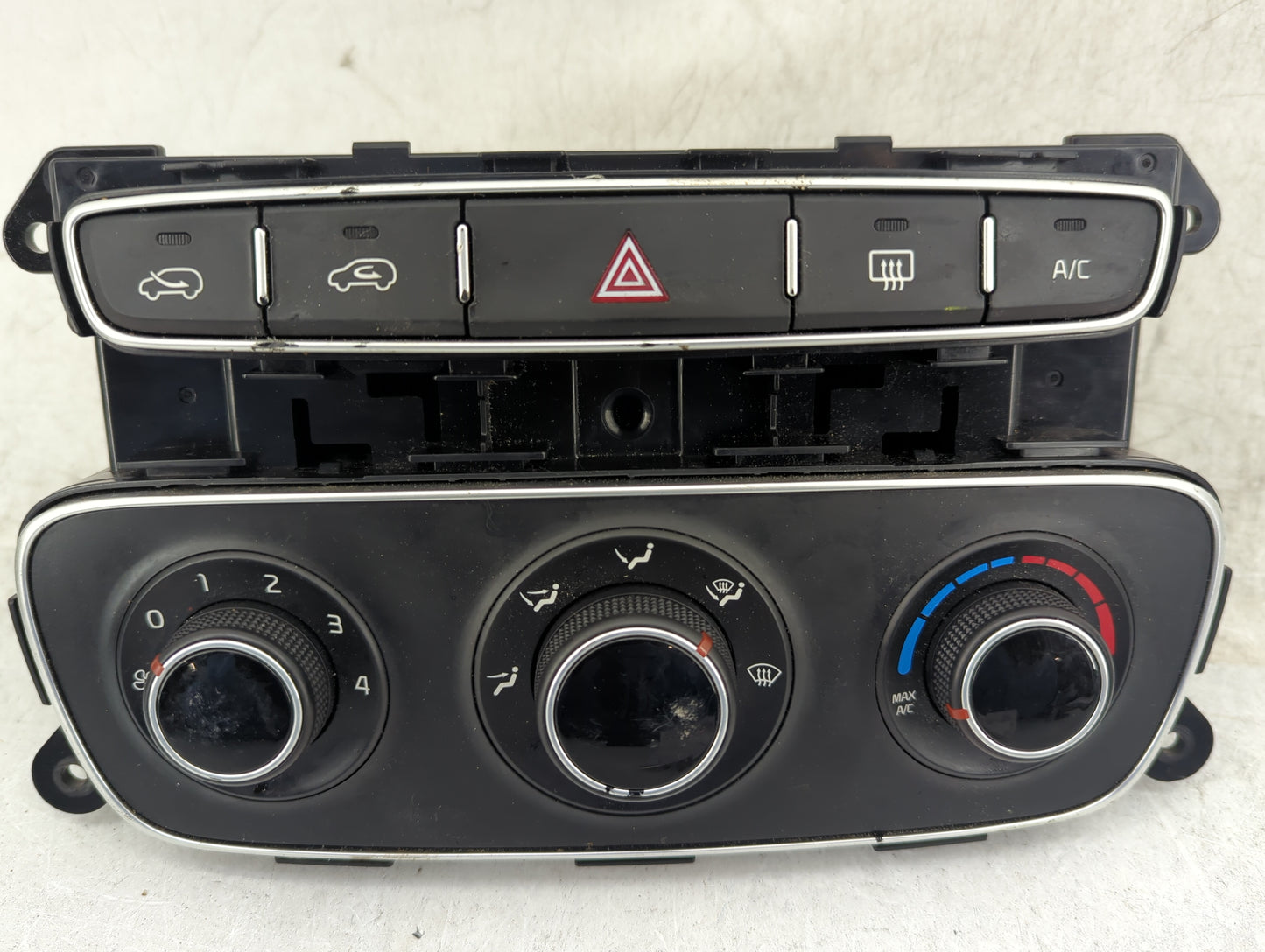 2014-2015 Kia Sorento Climate Control Module Temperature AC/Heater Replacement P/N:97250-1UXXX Fits Fits 2014 2015 OEM Used 
