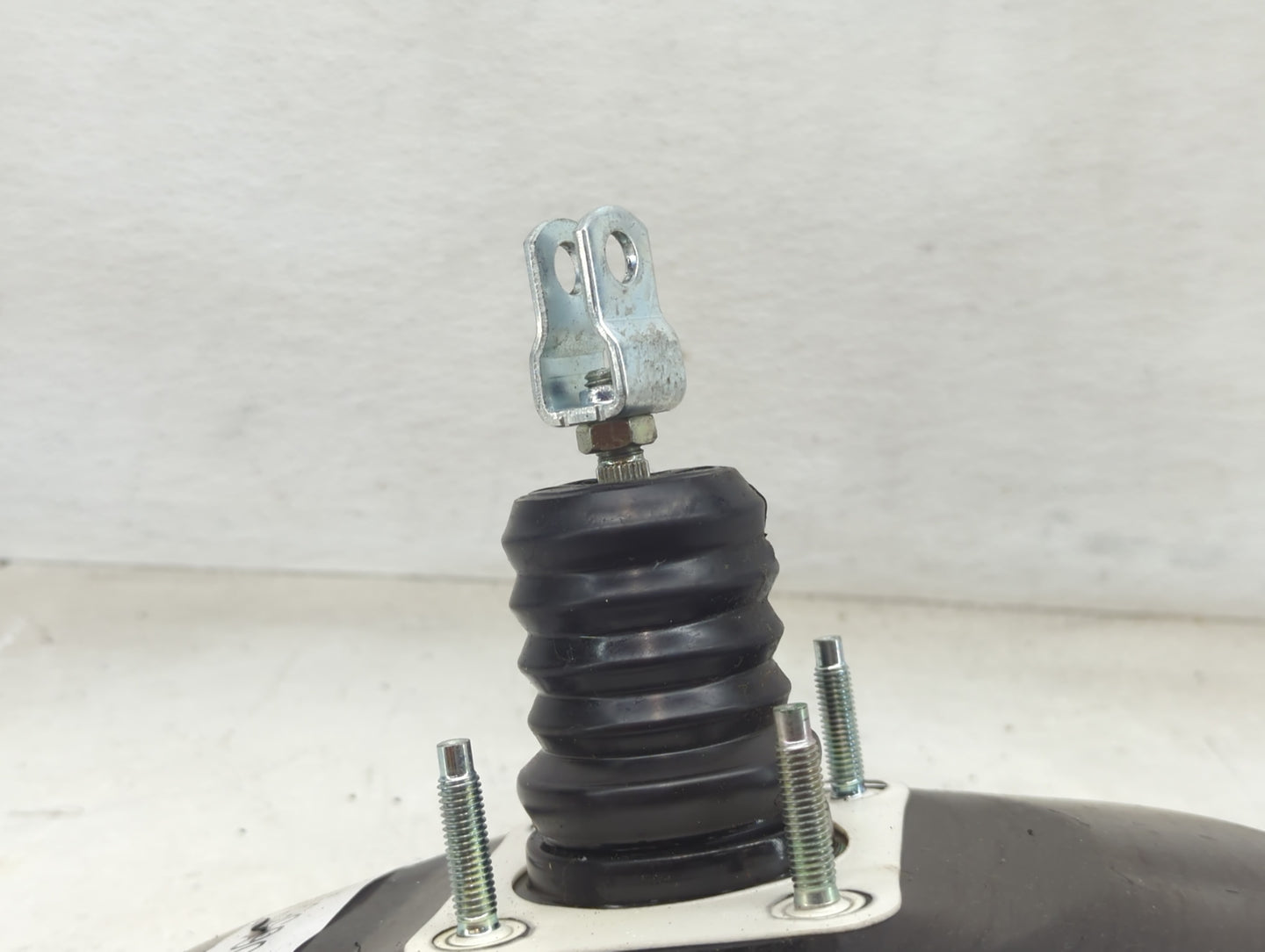 2014-2015 Kia Sorento Power Brake Booster Oem - Oemusedautoparts1.com