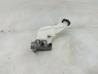 2014-2015 Kia Sorento Brake Master Cylinder 1490289 - Oemusedautoparts1.com
