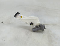 2014-2015 Kia Sorento Brake Master Cylinder 1490289 - Oemusedautoparts1.com