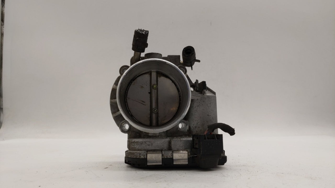 2012-2015 Kia Sorento Throttle Body P/N:35100-2G700 Fits Fits 2011 2012 2013 2014 2015 2016 OEM Used Auto Parts - Oemusedaut