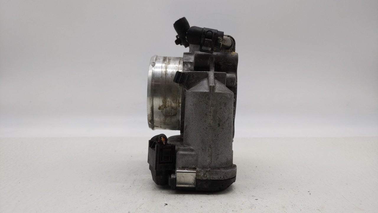 2012-2015 Kia Sorento Throttle Body P/N:35100-2G700 Fits Fits 2011 2012 2013 2014 2015 2016 OEM Used Auto Parts - Oemusedaut