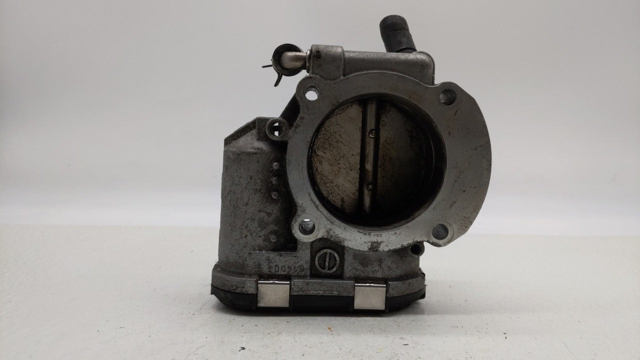 2012-2015 Kia Sorento Throttle Body P/N:35100-2G700 Fits Fits 2011 2012 2013 2014 2015 2016 OEM Used Auto Parts - Oemusedaut