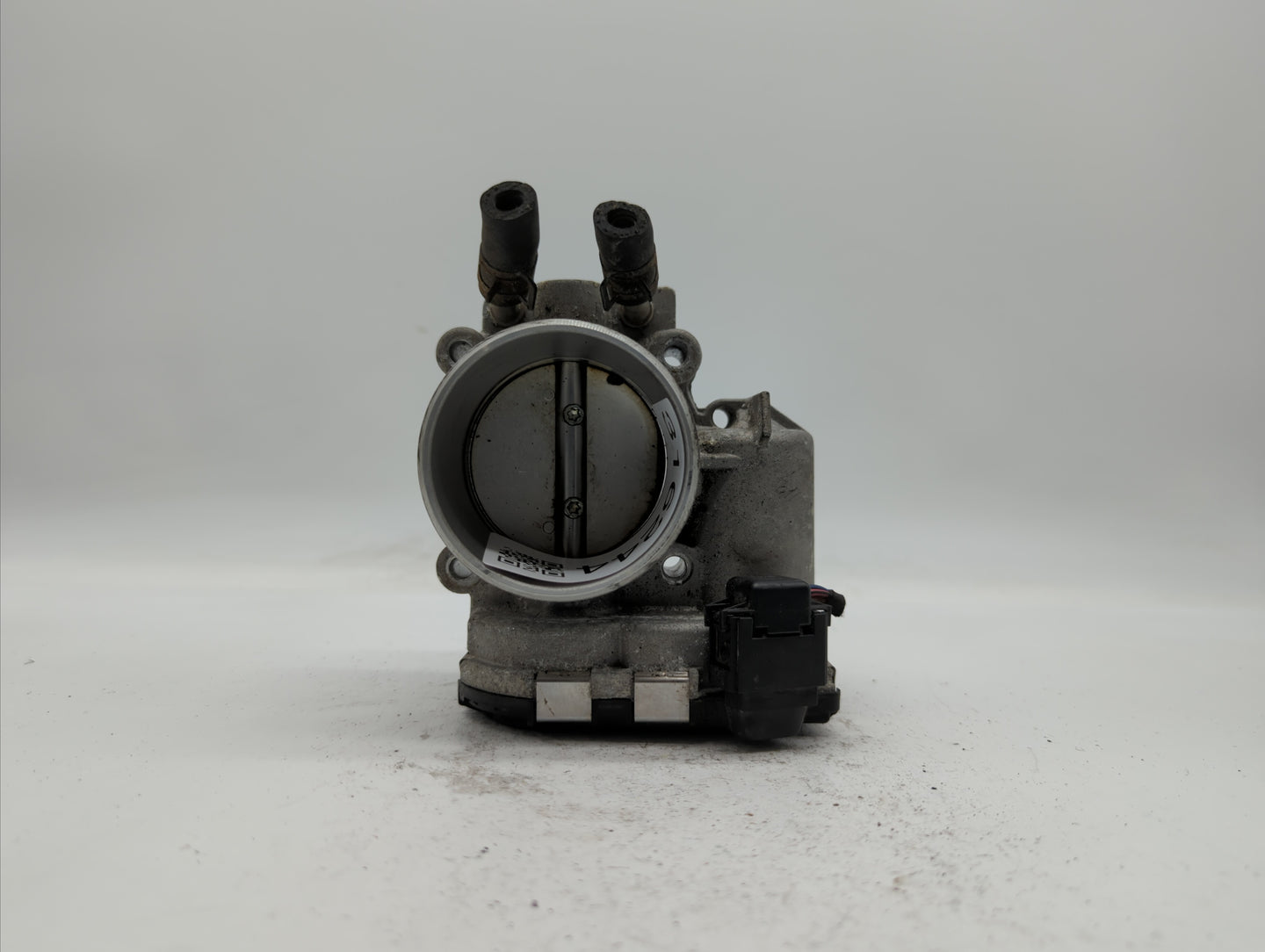 2016-2018 Kia Sorento Throttle Body P/N:35100-2G610 Fits Fits 2015 2016 2017 2018 2019 OEM Used Auto Parts - Oemusedautopart