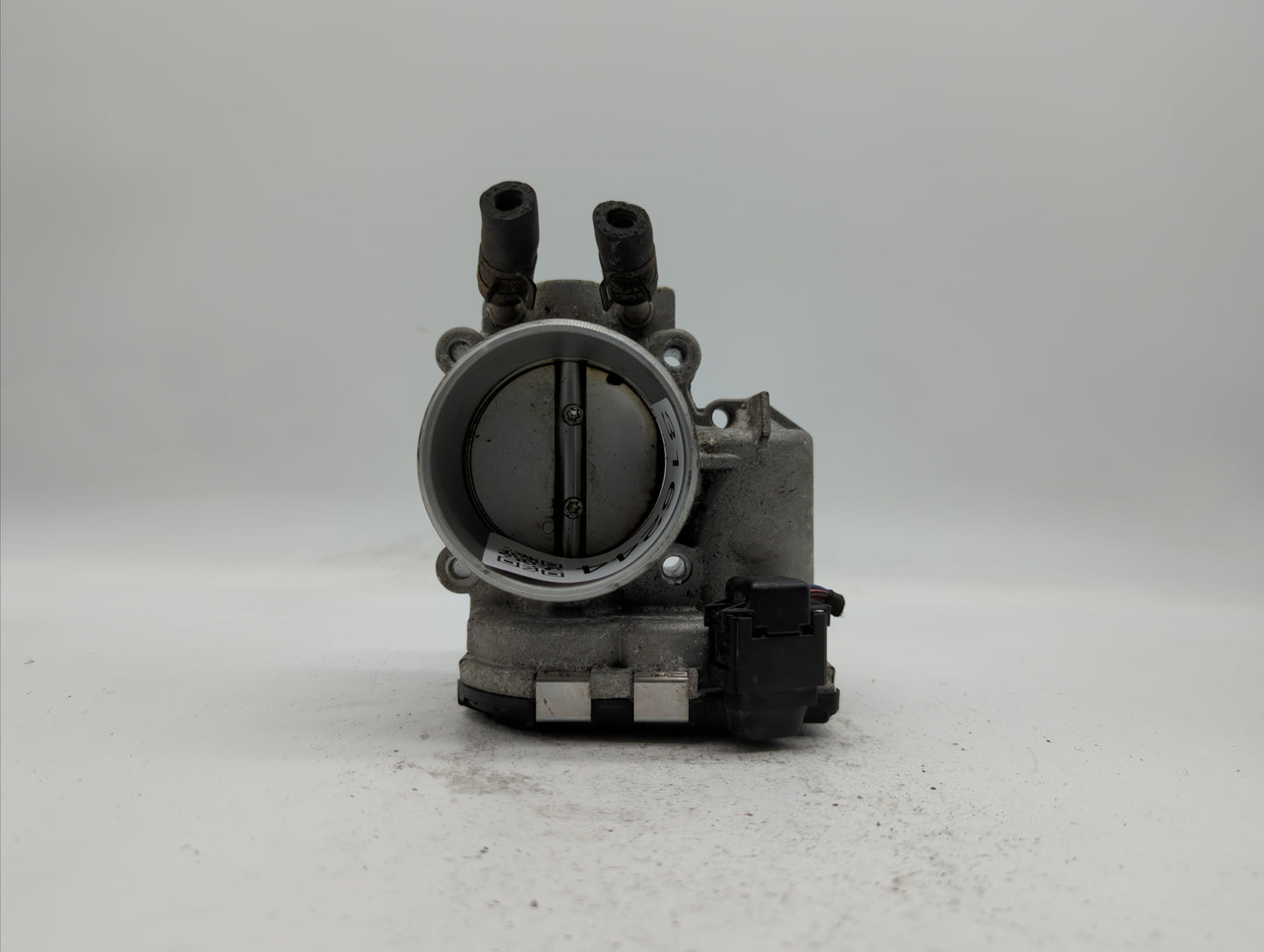 2016-2018 Kia Sorento Throttle Body P/N:35100-2G610 Fits Fits 2015 2016 2017 2018 2019 OEM Used Auto Parts - Oemusedautopart