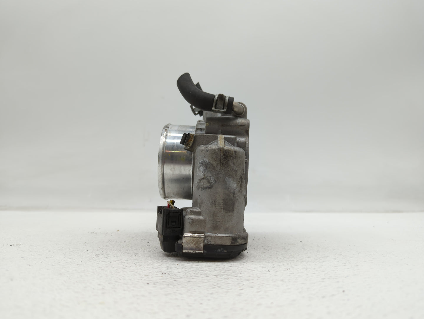 2016-2019 Kia Sorento Throttle Body P/N:0 280 750 618 35100-2G600 Fits Fits 2015 2016 2017 2018 2019 OEM Used Auto Parts - O