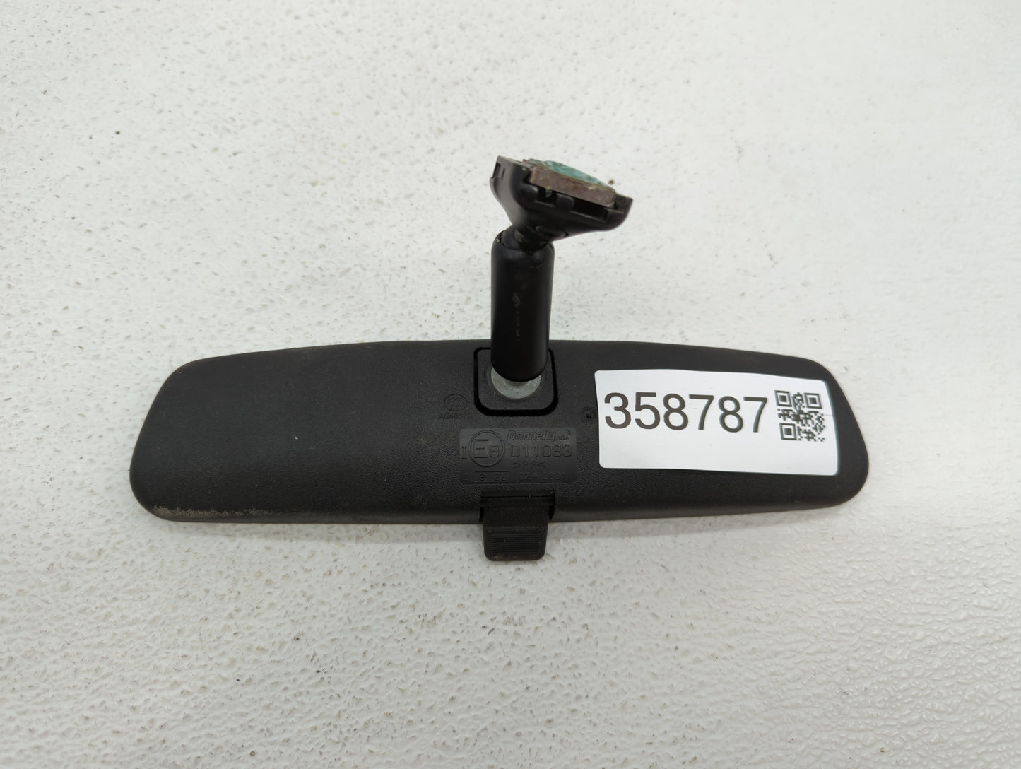 2011-2015 Kia Sorento Interior Rear View Mirror Replacement OEM P/N:E11026137 E4012143 Fits OEM Used Auto Parts - Oemusedaut