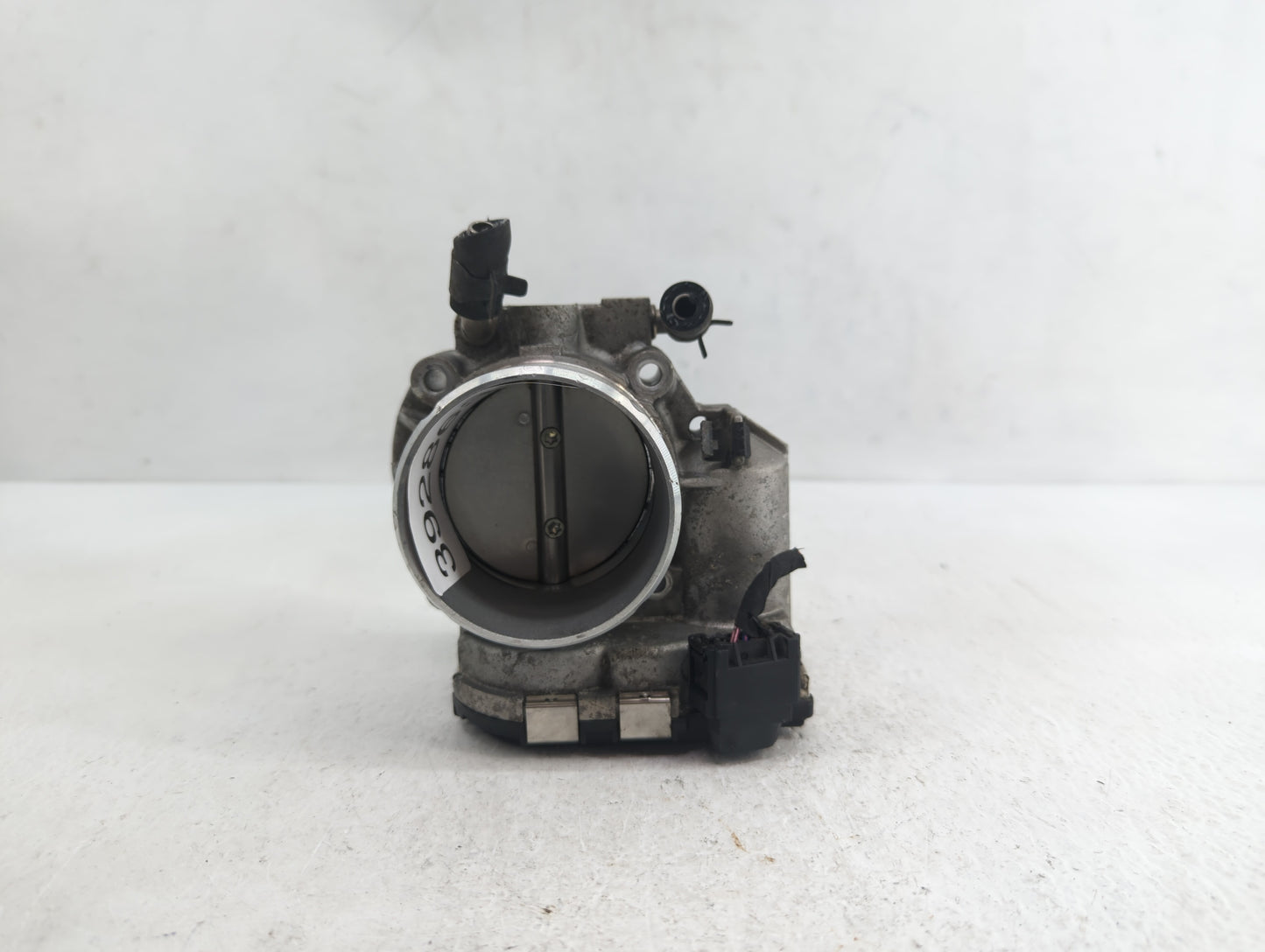 2012-2015 Kia Sorento Throttle Body P/N:35100-2G700 Fits Fits 2011 2012 2013 2014 2015 2016 OEM Used Auto Parts - Oemusedaut