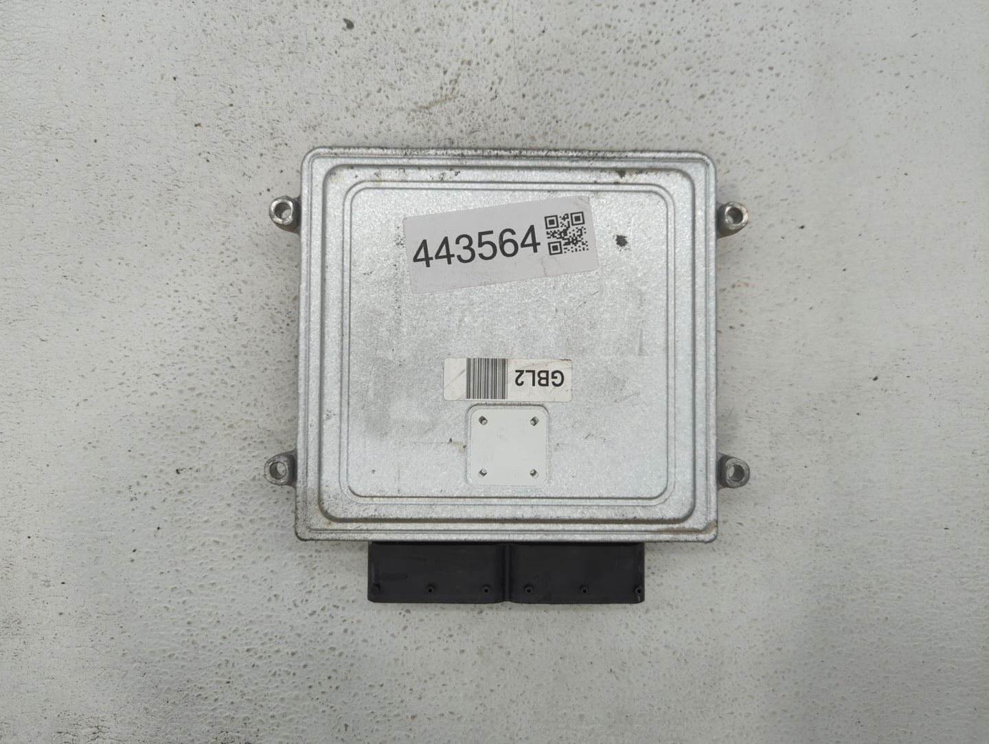 2014-2015 Kia Sorento PCM Engine Control Computer ECU ECM PCU OEM P/N:39113-2GBL2 39103-2GBL2 Fits Fits 2014 2015 OEM Used A