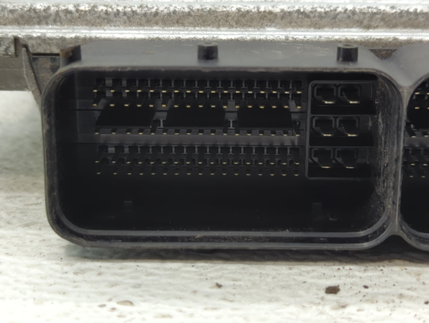 2014-2015 Kia Sorento PCM Engine Control Computer ECU ECM PCU OEM P/N:39113-2GBL2 39103-2GBL2 Fits Fits 2014 2015 OEM Used A