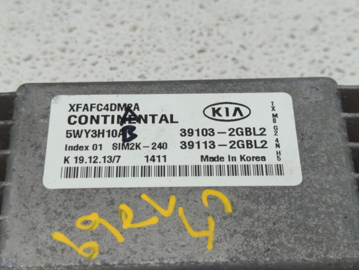 2014-2015 Kia Sorento PCM Engine Control Computer ECU ECM PCU OEM P/N:39113-2GBL2 39103-2GBL2 Fits Fits 2014 2015 OEM Used A