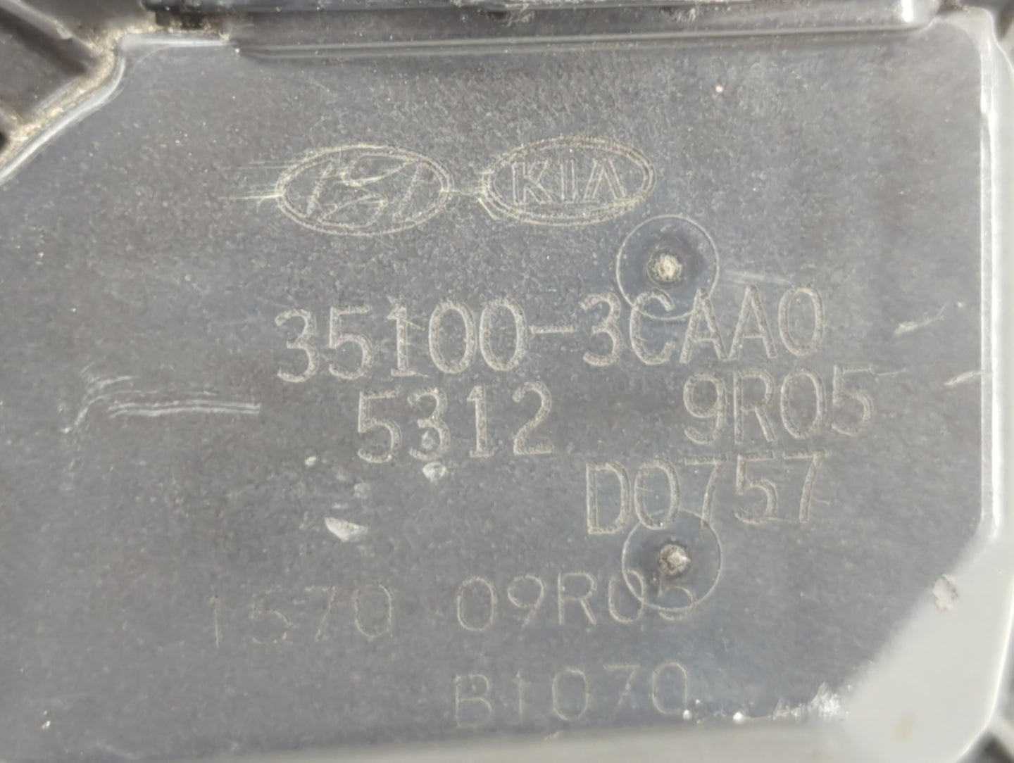 2014-2018 Kia Sorento Throttle Body P/N:35100-3CAA0 Fits Fits 2012 2013 2014 2015 2016 2017 2018 OEM Used Auto Parts - Oemus