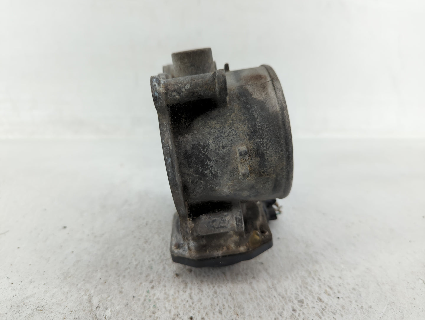 2014-2018 Kia Sorento Throttle Body P/N:35100-3CAA0 Fits Fits 2012 2013 2014 2015 2016 2017 2018 OEM Used Auto Parts - Oemus