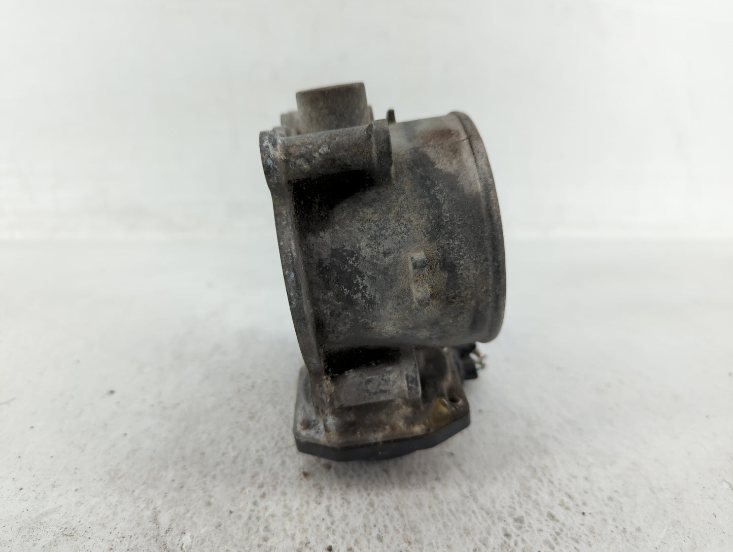 2014-2018 Kia Sorento Throttle Body P/N:35100-3CAA0 Fits Fits 2012 2013 2014 2015 2016 2017 2018 OEM Used Auto Parts - Oemus