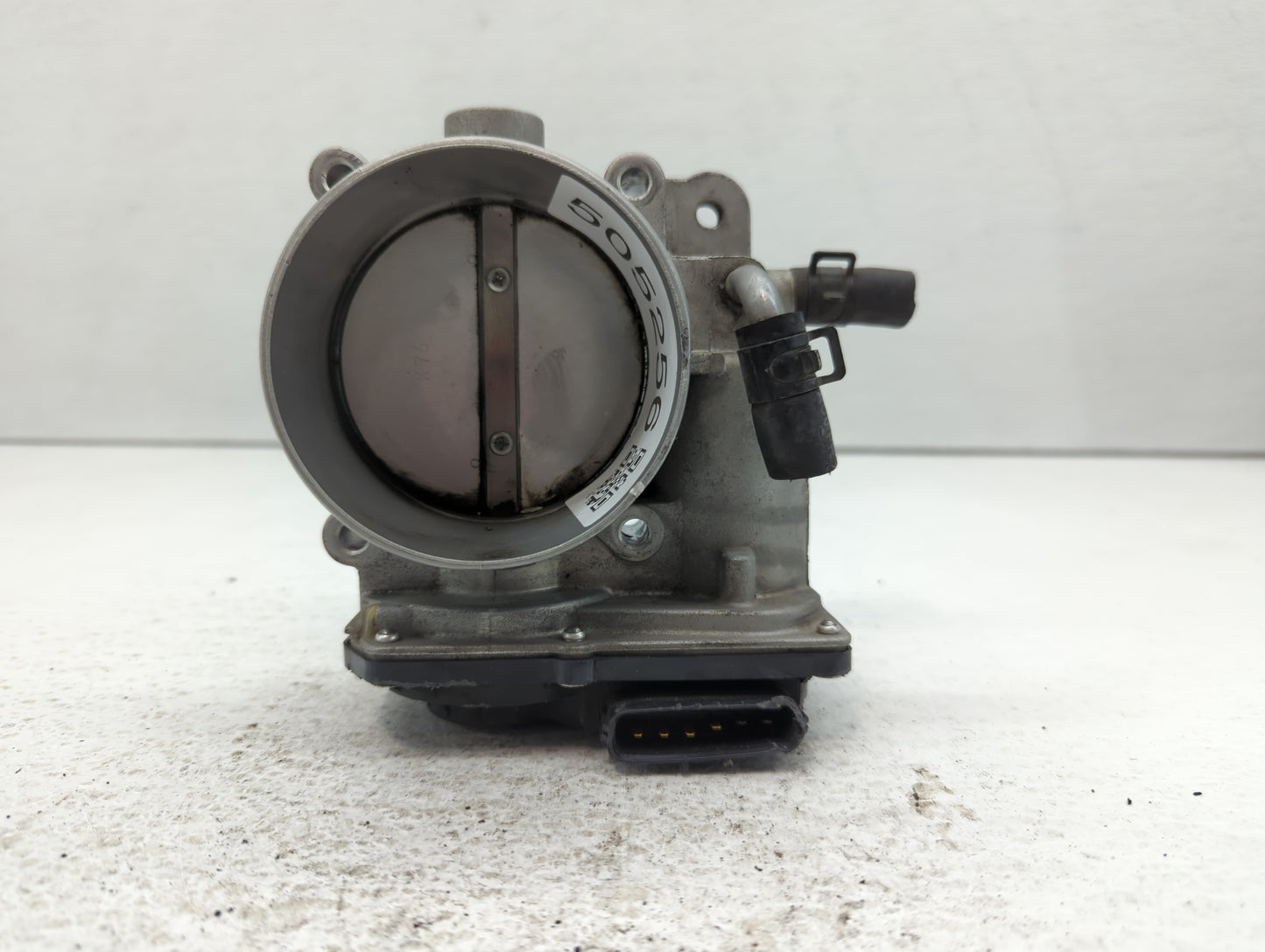 2014-2018 Kia Sorento Throttle Body P/N:35100-3CAA0 Fits Fits 2012 2013 2014 2015 2016 2017 2018 OEM Used Auto Parts - Oemus