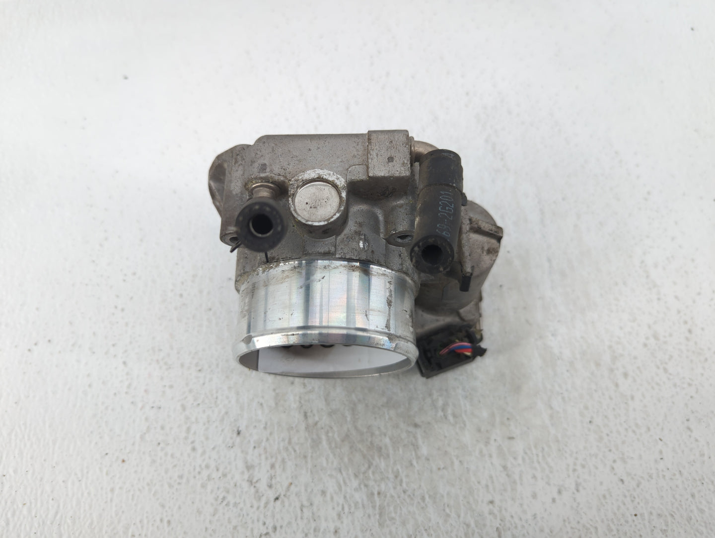 2012-2015 Kia Sorento Throttle Body P/N:35100-2G700 Fits Fits 2011 2012 2013 2014 2015 2016 OEM Used Auto Parts - Oemusedaut