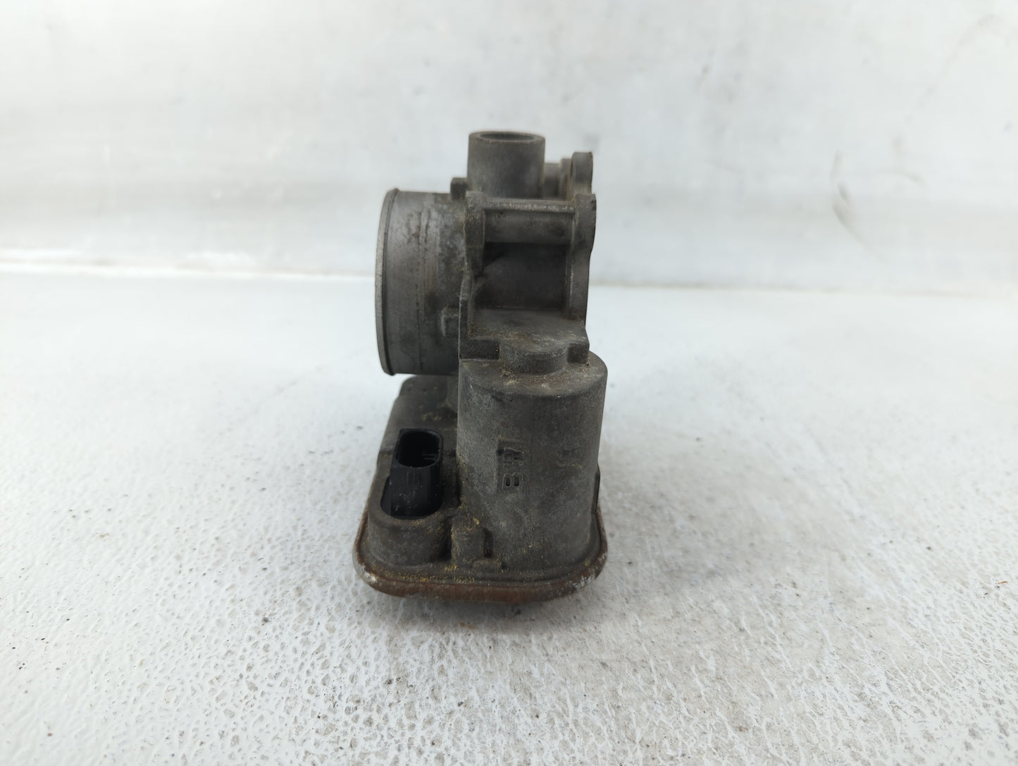 2012-2015 Kia Sorento Throttle Body Fits Fits 2011 2012 2013 2014 2015 2016 OEM Used Auto Parts - Oemusedautoparts1.com