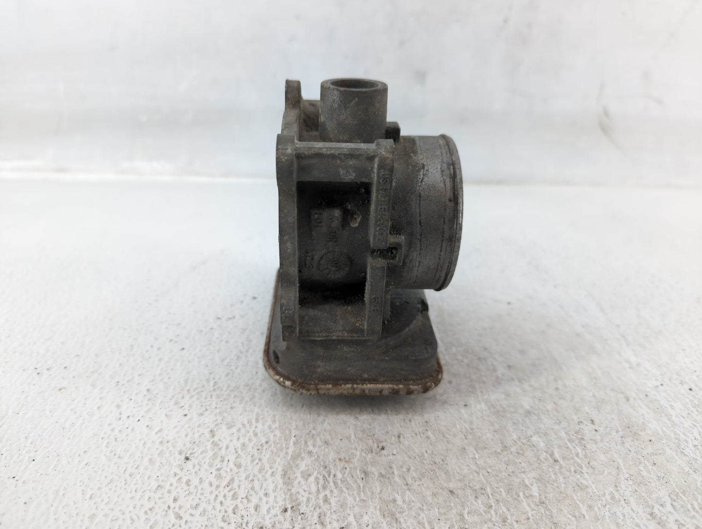 2012-2015 Kia Sorento Throttle Body Fits Fits 2011 2012 2013 2014 2015 2016 OEM Used Auto Parts - Oemusedautoparts1.com